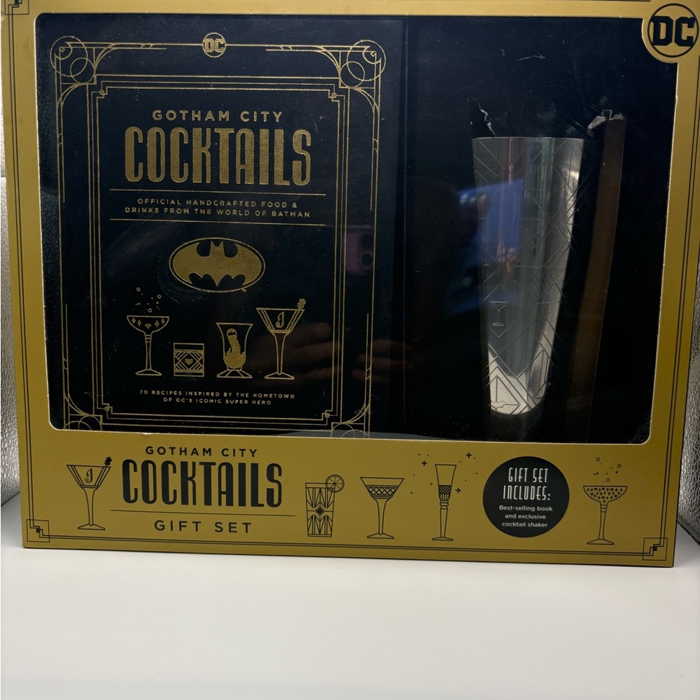 DC Gotham City Cocktails Gift Set – Black & Gold Packaging